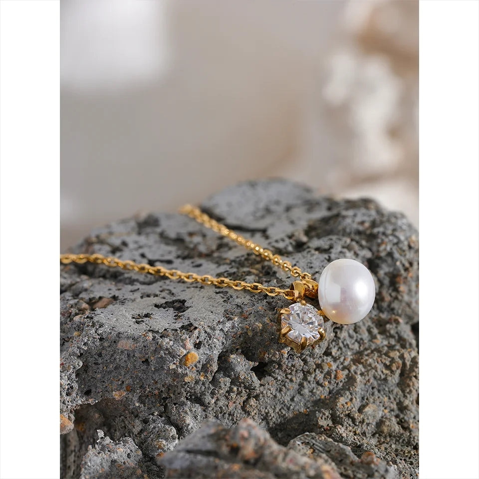 Cubic Zirconia Natural Pearl Pendant